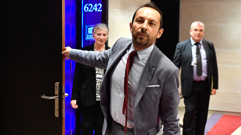 Nord : le RN aurait retiré son soutien à un communiste en raison d'une candidate voilée