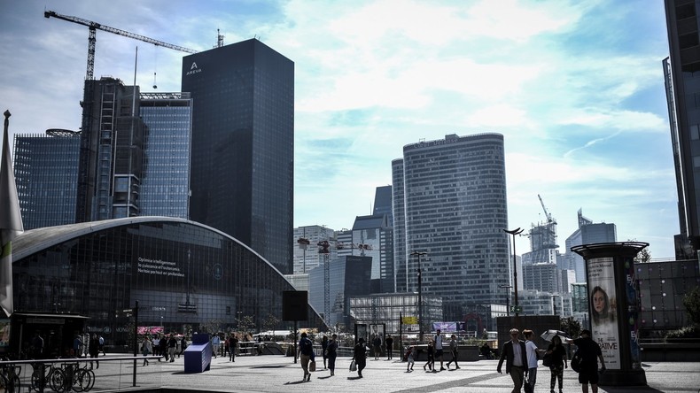 Un homme menaçant des policiers avec une arme blanche «neutralisé» à la Défense