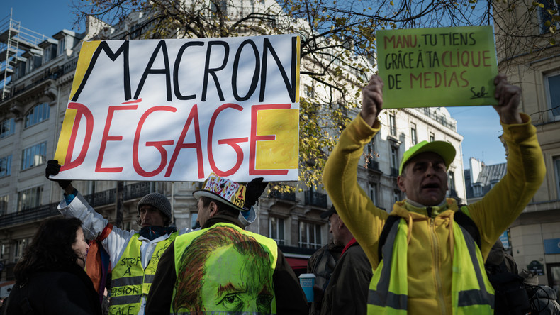 Macron 2019 : une année compliquée face à la rue et aux scandales entourant ses collaborateurs