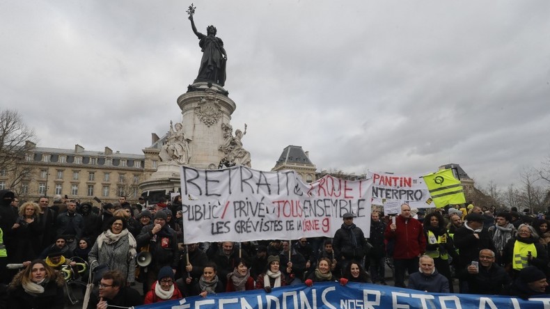 De Mélenchon à Glucksmann, 60 personnalités signent une tribune contre la réforme des retraites