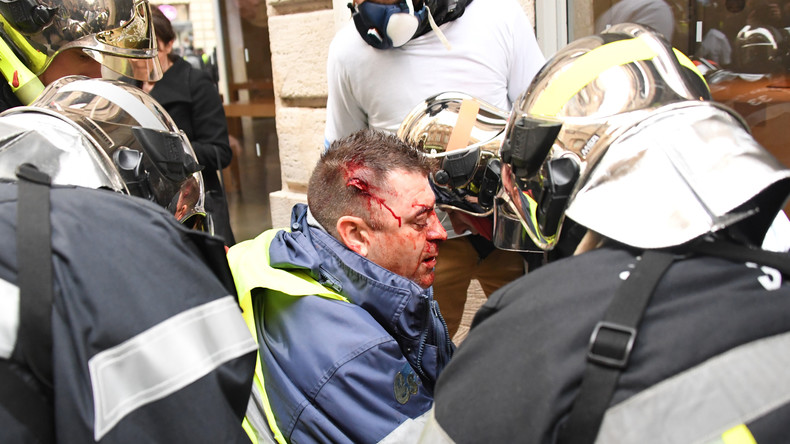 Gilet jaune blessé à la tête à Bordeaux : un policier de la BAC mis en examen