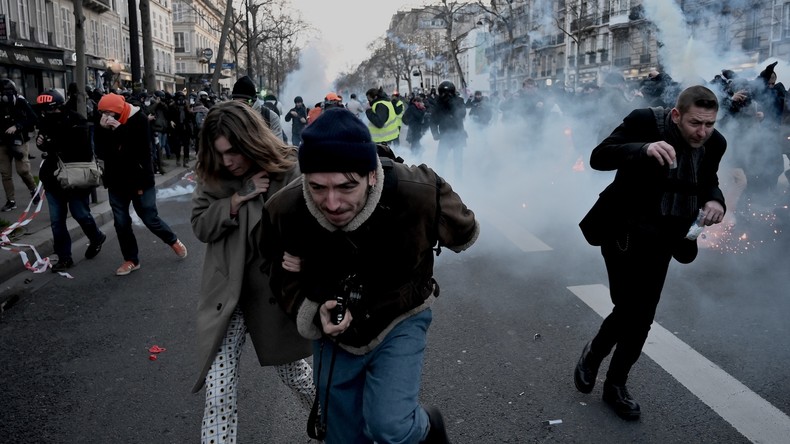 Gilets jaunes : le Venezuela condamne la «répression excessive» des manifestations en France
