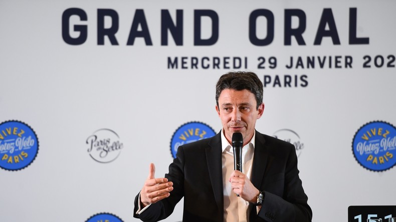 Poste de «manager de rue», «100 000 euros» pour acheter un logement: Griveaux détaille son programme