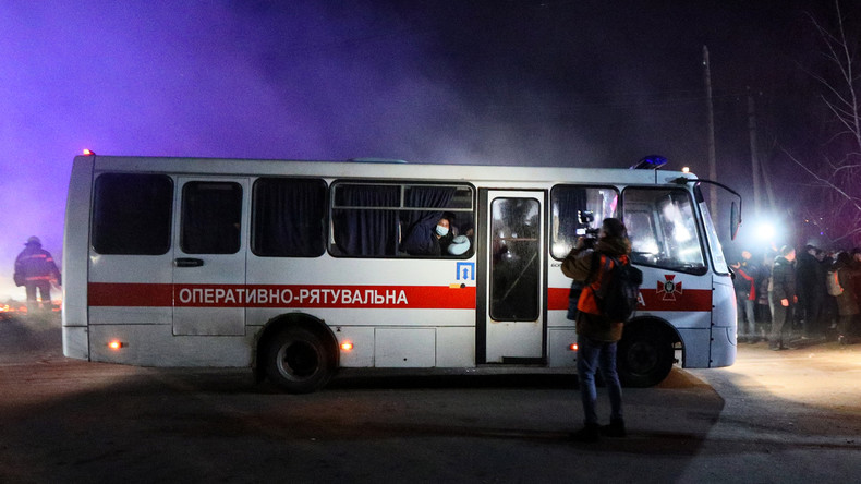 Coronavirus : en Ukraine, les évacués de Wuhan accueillis par la population avec des jets de pierre