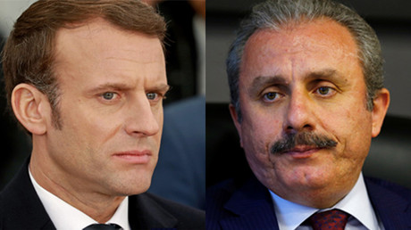 Emmanuel Macron et Mustafa Sentop.