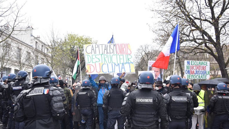https://cdni.rt.com/french/images/2020.03/article/5e6cc3d76f7ccc792368882e.jpeg