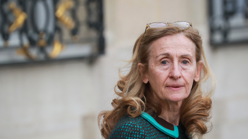 Belloubet veut des peines de prison pour non-respect du confinement, l'opposition s'indigne