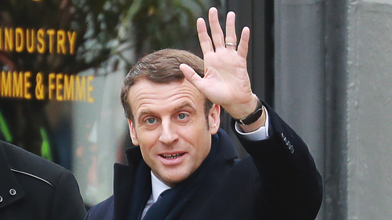 «Clemenceau dans les tranchées»: l'Elysée défend les sorties publiques sans masque de Macron