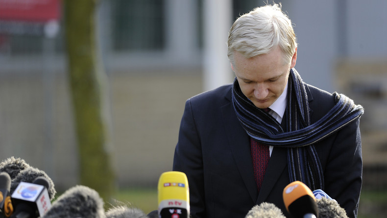 «Tenez bon Julian» : trois syndicats de journalistes unissent leurs plumes dans une lettre à Assange
