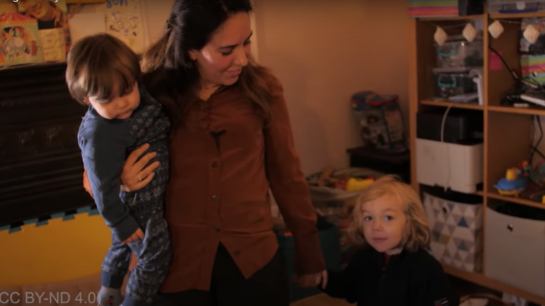 Sous la pression de la juge, la compagne d'Assange révèle son identité et celle de leurs enfants