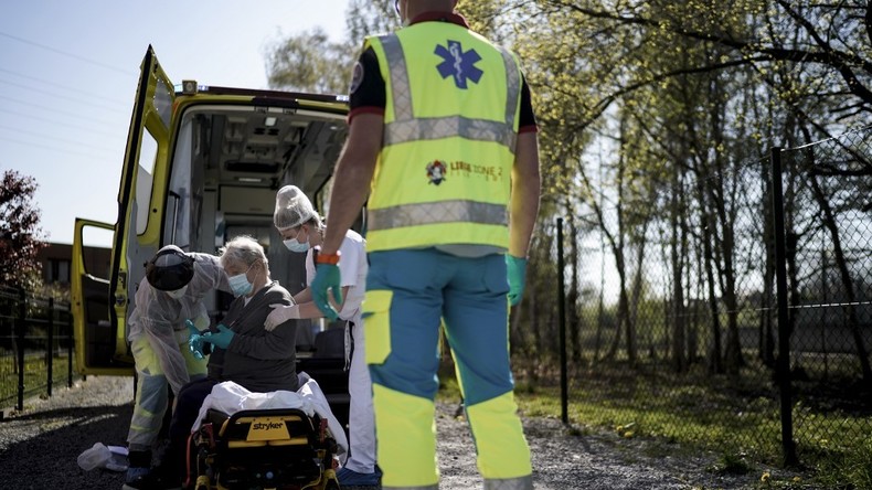 Covid-19 : la Belgique, deuxième pays comptant le plus de morts par habitants derrière l'Espagne