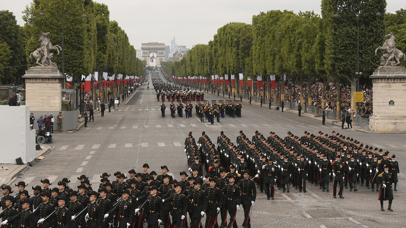 Politiques et pétitions citoyennes souhaitent que les soignants se joignent au défilé du 14 juillet