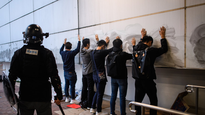 14 leaders des manifestations anti-Pékin arrêtés à Hong Kong
