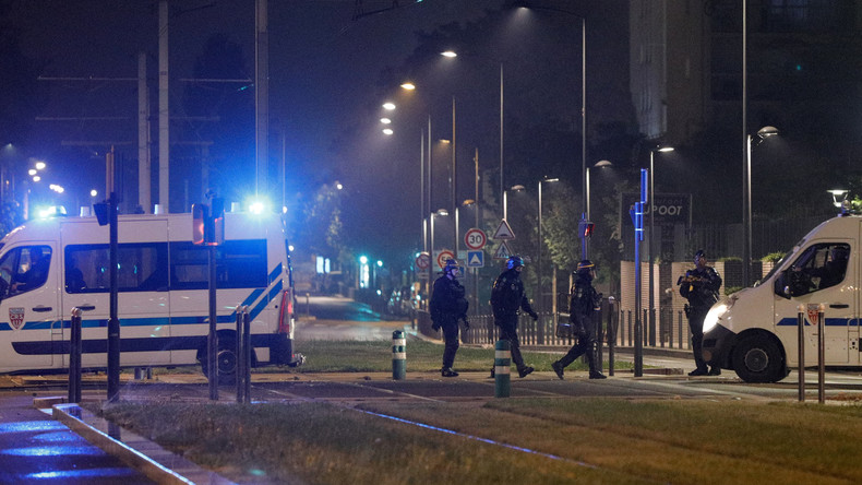 Villeneuve-la-Garenne : nouvelles violences nocturnes après un accident de moto impliquant la police