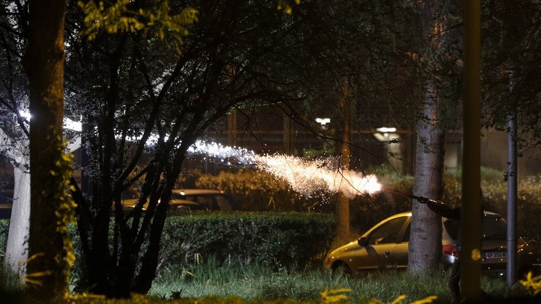 Troisième nuit de violences contre la police dans plusieurs zones sensibles d'Ile-de-France