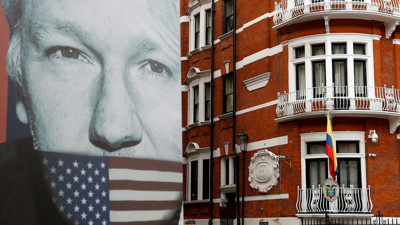 Photos intimes d'une diplomate, pistage de son bébé : révélations sur l'espionnage d'Assange