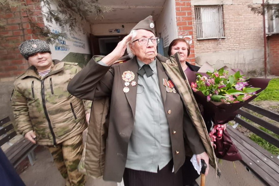 75 ans de la victoire contre le fascisme : si tu ne vas pas au défilé, que le défilé vienne à toi