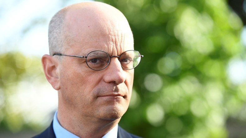 «Plus de risques à rester chez soi que d'aller à l'école» ? Blanquer sur la réouverture des classes