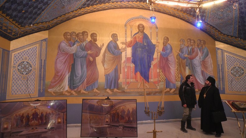 Russie : des portraits de Poutine et de Staline retirés d'une église après une polémique