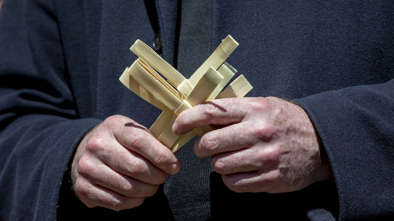 Proche des Gilets jaunes, l'abbé Michel évincé de l'Eglise catholique
