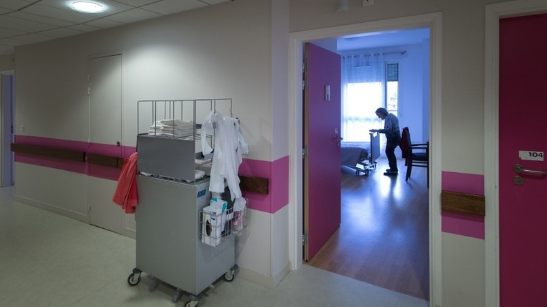 Covid-19 en Ehpad : des avocats demandent une juridiction unique pour traiter les plaintes en cours