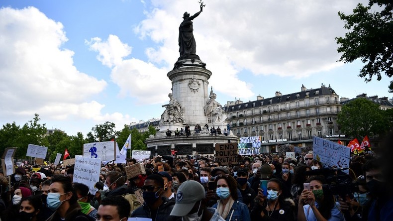 Liberté de rassemblement : à quoi s'attendre après la fin de l'état d'urgence sanitaire ?