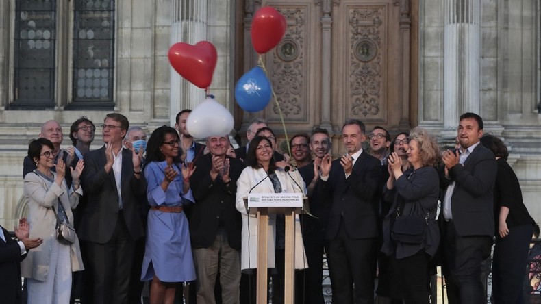 30 km/h en ville, «vélopolitain», fin du diesel en 2024 : Anne Hidalgo est réélue à Paris