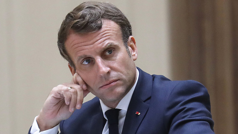 Remaniement, retraites, décentralisation : Emmanuel Macron prépare la fin de son quinquennat
