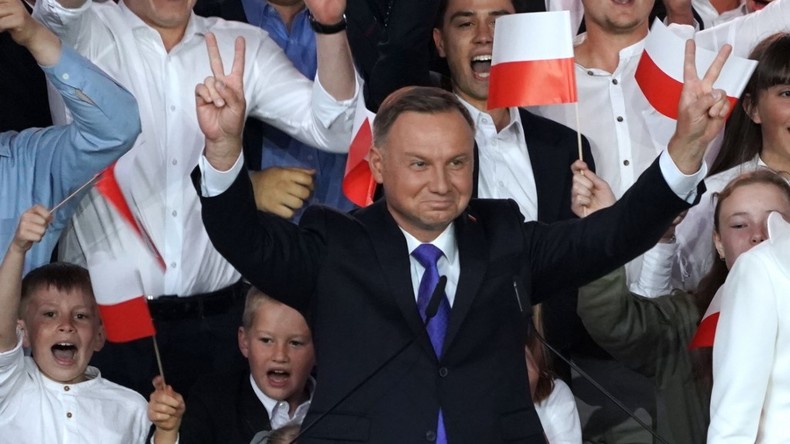 Pologne : Andrzej Duda remporte le second tour des élections présidentielles