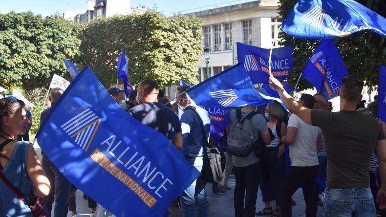 Colombes : des policiers manifestent devant l’Hôtel de Ville contre les propos du maire