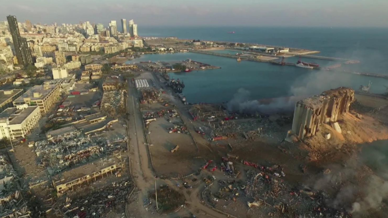 Un drone filme le port de Beyrouth depuis le ciel après la catastrophe (VIDEO)