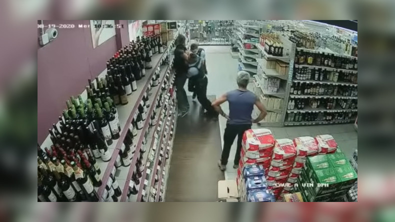 Un employé de supermarché malmené par des gendarmes pour avoir mal positionné son masque