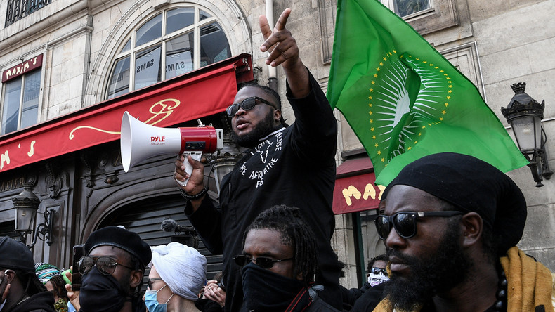 Des militants de la LDNA pénètrent dans les locaux de Valeurs actuelles et promettent de revenir