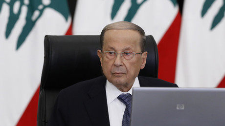 Explosions à Beyrouth: le président Aoun n’exclut pas la possibilité d’une «bombe» ou d’un «missile»
