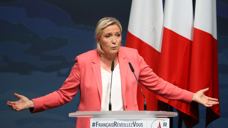 «C'est Taubira en pire» : Marine Le Pen attaque Eric Dupont-Moretti, qui lui répond