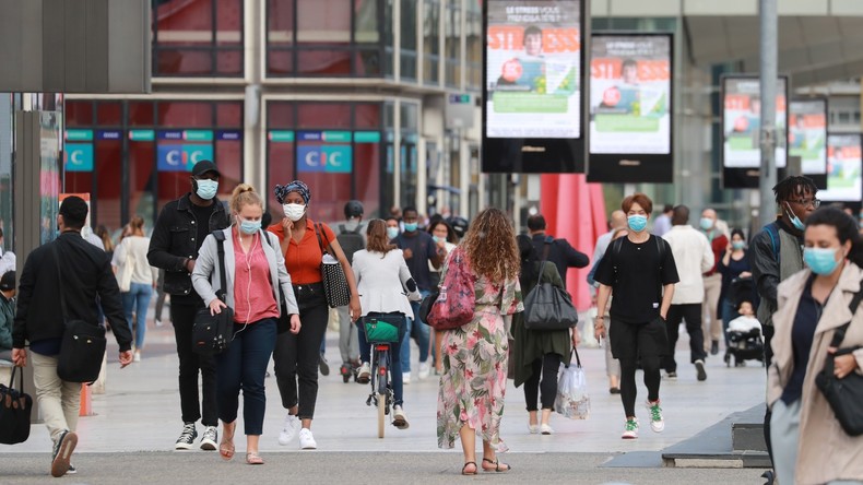 Covid-19 : la Suisse place neuf régions de métropole française en zone «à risque»