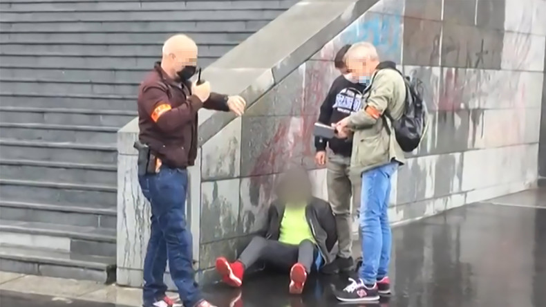 Faux âge, fausse identité : le profil de l'assaillant au hachoir près de Charlie Hebdo se précise