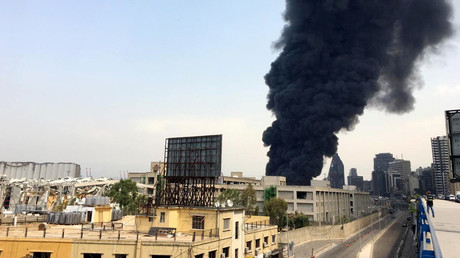 En direct de Beyrouth, où un important incendie s’est déclaré dans le port