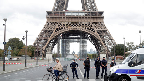 Paris : la tour Eiffel évacuée après une fausse alerte à la bombe