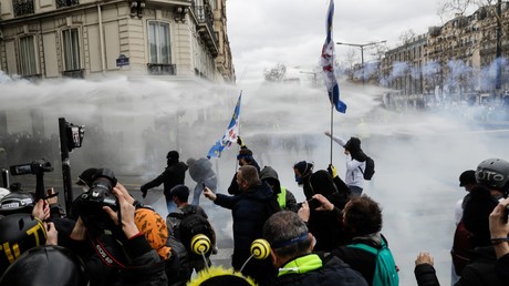 Journalistes et accréditations en manifestation, le flou demeure côté police Journalistes et accréditations en manifestation, le flou demeure côté police