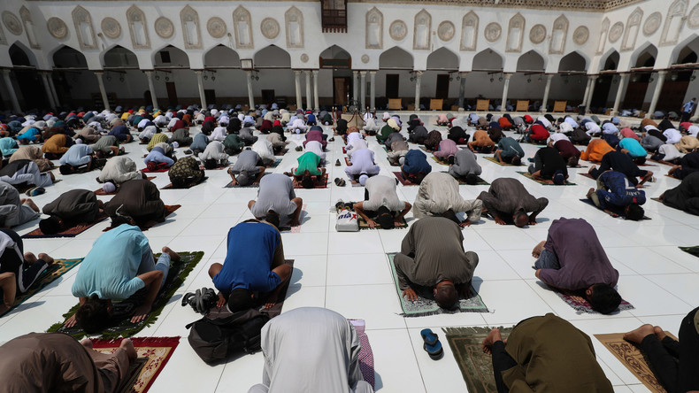 Séparatisme : l'institution islamique Al-Azhar qualifie de «racistes» les propos d'Emmanuel Macron