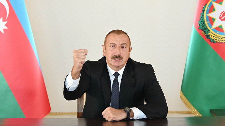 Le président azéri demande des excuses à la France après des propos de Macron sur le Haut-Karabagh