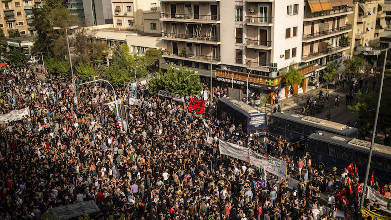 Grèce : le parti d'extrême droite Aube dorée qualifié d'«organisation criminelle» par la justice