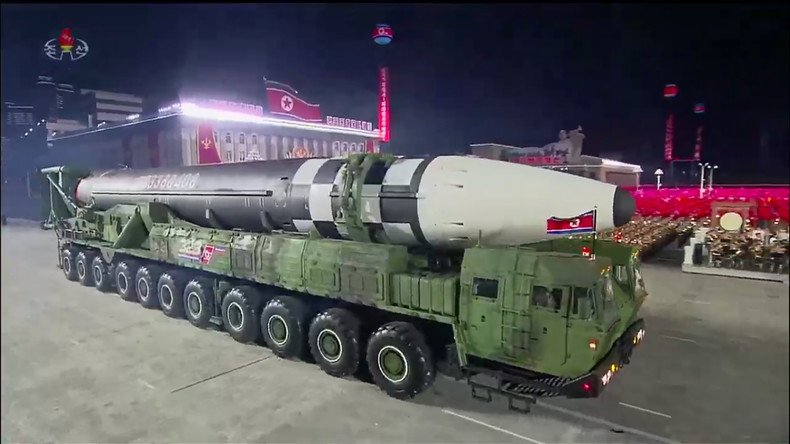 La Corée du Nord dévoile un nouveau missile intercontinental géant