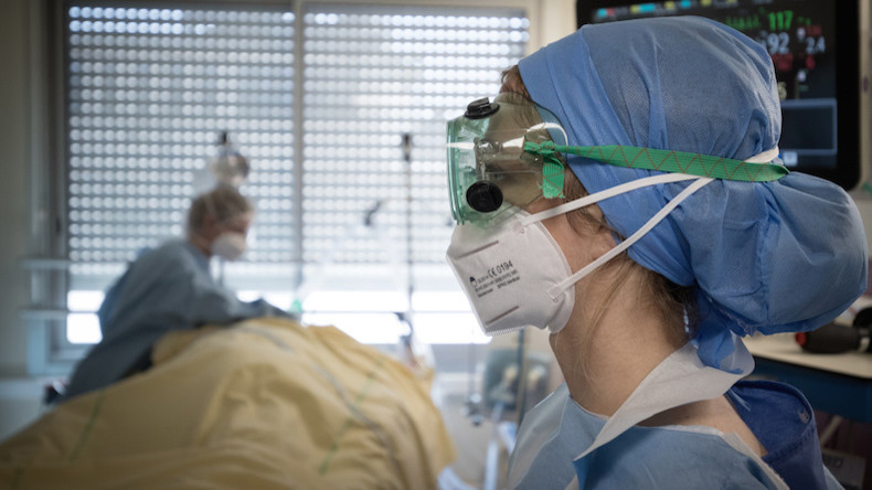 Covid-19 en France : record du nombre de patients en réanimation depuis mai, 16 000 nouveaux cas