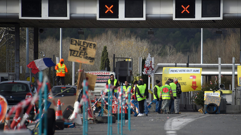 Gilets jaunes : jusqu'à six mois de prison ferme pour l'incendie d'un péage dans le Var en 2018