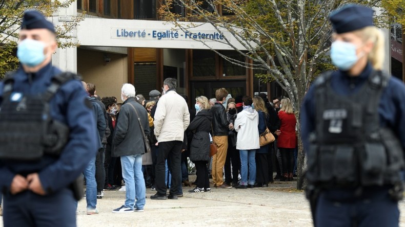 Attentat de Conflans-Sainte-Honorine : le rôle trouble d'un parent d'élève