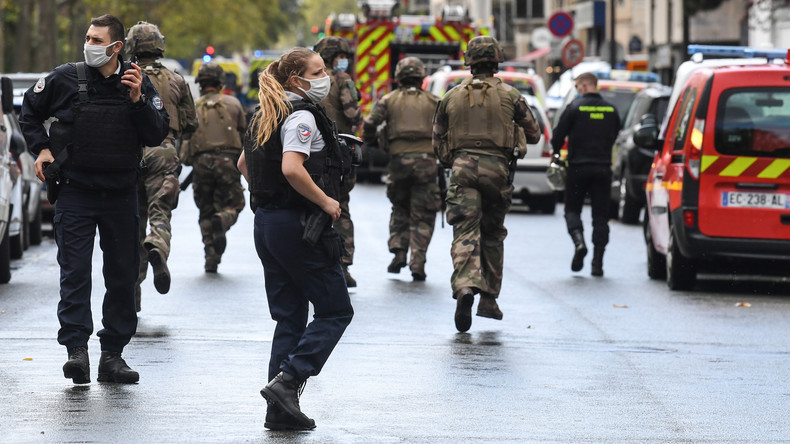 Attentat aux anciens locaux de Charlie Hebdo : un sourire qui a changé le déroulé de l'attaque ?