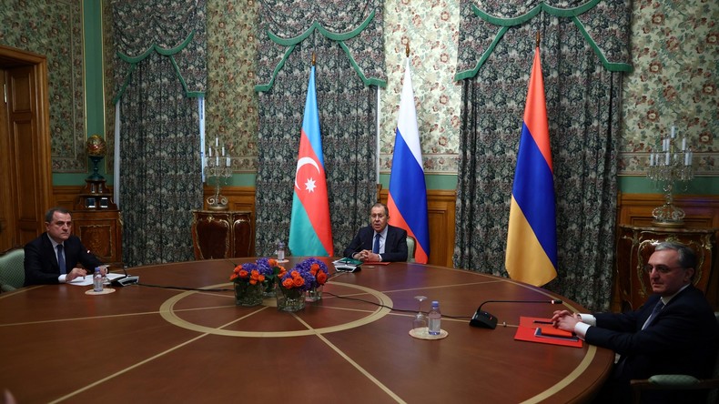Haut-Karabagh : les chefs de la diplomatie arménienne et azerbaïdjanaise à Moscou