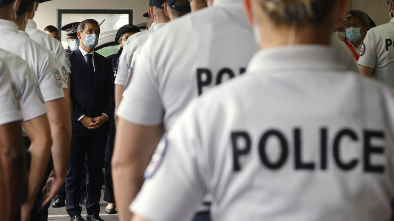 Gérald Darmanin demande la protection d'un maire menacé de décapitation